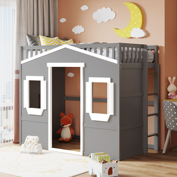 Bunk bed with play clearance area